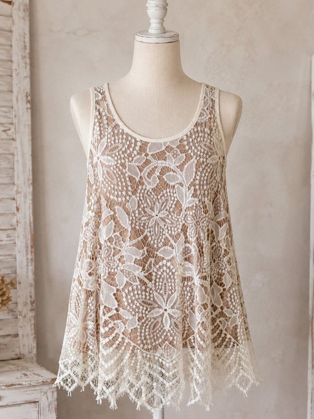 Express‎ Petite Women's Cream Lace Overlay Sleeveless Top | Shabby Chic Sz SP